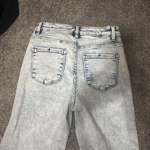 RISEN JEANS - Picture 11 of 12